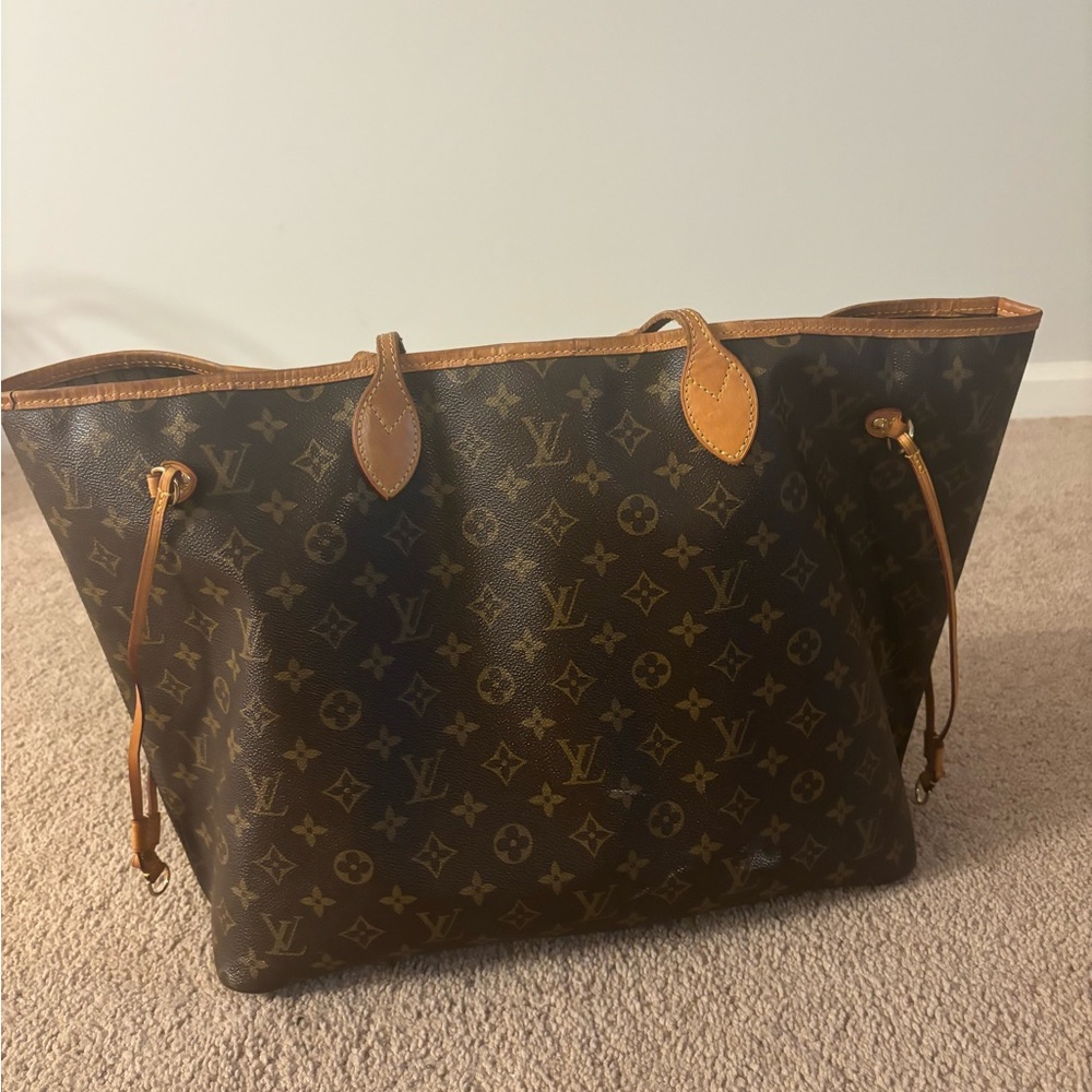 Used neverfull Louis bag